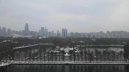 武汉东湖风景区碧潭观鱼雪景航拍