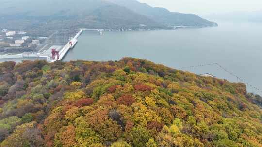 无人机航拍吉林牡丹江松花湖景区秋天视频素材模板下载