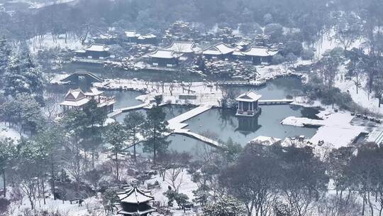 航拍瘦西湖景区园林大明寺观音山宋夹城雪景