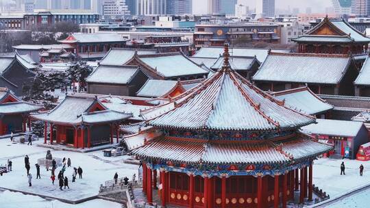 沈阳故宫冬季下雪航拍4K城市风景