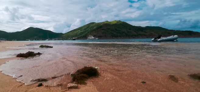 海边的摩托艇