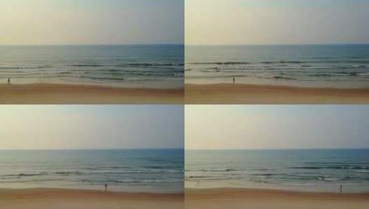 一个人散步走过海边沙滩高清在线视频素材下载