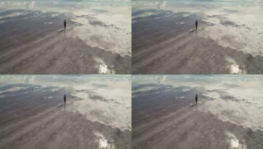 反思，年轻女子，瑜伽，云高清在线视频素材下载