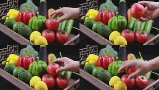 手拿起新鲜的瓜果蔬菜高清在线视频素材下载