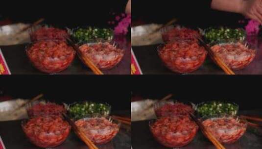 中国浙江省台州市传统美食油炸虾饼制作过程高清在线视频素材下载