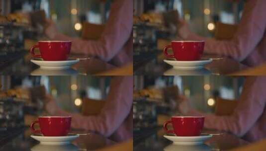 咖啡店里咖啡杯的特写高清在线视频素材下载