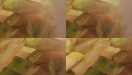 泡菜坛子里的榨菜咸菜高清在线视频素材下载