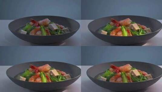 海鲜面大虾蔬菜面展示高清在线视频素材下载