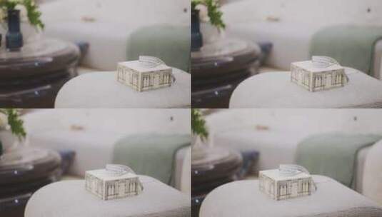 中式合院客厅内茶几上精美的纸巾盒高清在线视频素材下载