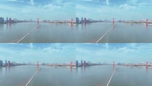 航拍武汉长江水位降低出现的奇观长江中的路高清在线视频素材下载