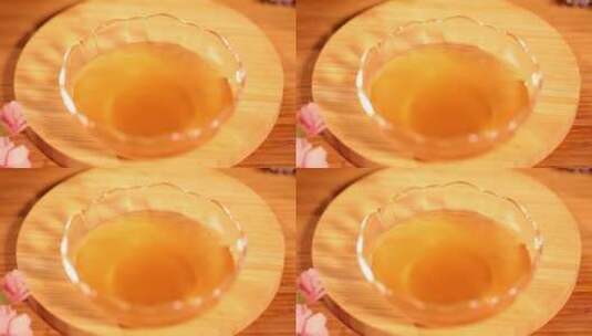 料酒黄酒提鲜增香的香菇水高清在线视频素材下载