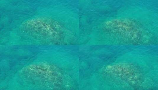 清澈蔚蓝的海水水波荡漾高清在线视频素材下载