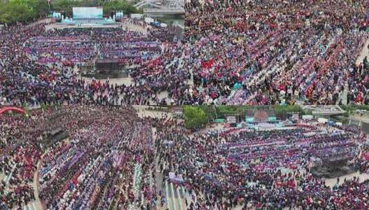 4k航拍贵州望谟三月三民族文化活动开幕式高清在线视频素材下载