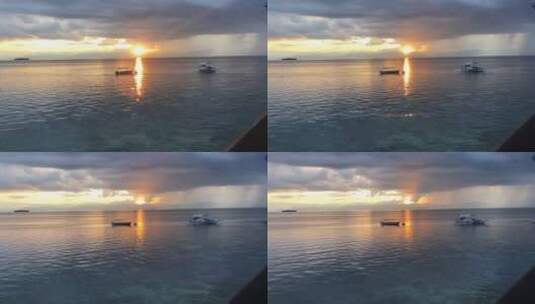 日落时分停泊在海湾的木船高清在线视频素材下载