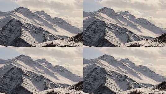 攀登岷山山脉雪宝顶雪山的登山者徒步进山高清在线视频素材下载