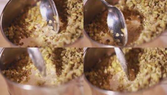 笼屉蒸绿豆制作绿豆沙高清在线视频素材下载