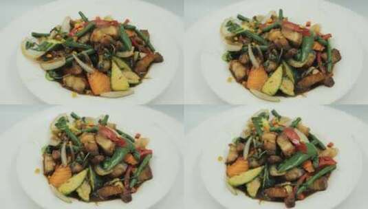 桌子上的传统泰国美食高清在线视频素材下载
