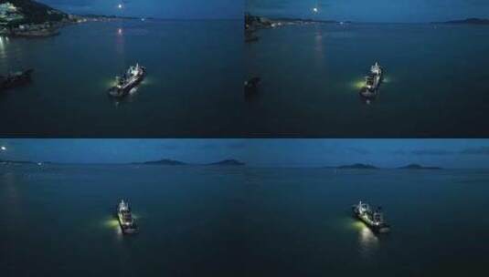 航拍夜晚海岸边的捕鱼船舶 船 船只高清在线视频素材下载