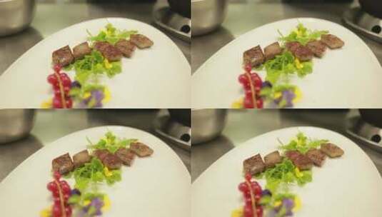 牛排鲜花摆盘上菜 (3)高清在线视频素材下载