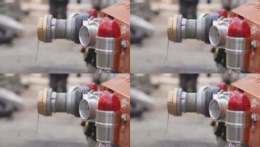 灭火救援化工厂救援机器人接水管高清在线视频素材下载