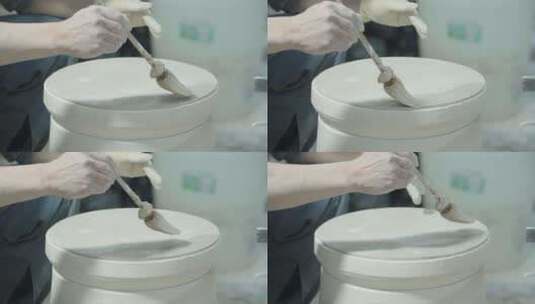 景德镇陶瓷工人匠人制作陶瓷坯过程高清在线视频素材下载