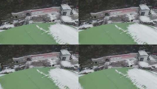 下雪关闭后的煤矿井口高清在线视频素材下载