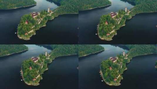 南波西米亚地区Zvikov城堡与传统红色屋顶河流和森林的鸟瞰图高清在线视频素材下载