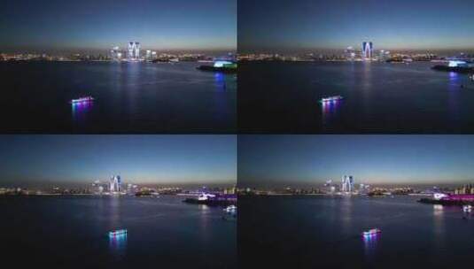 航拍夜景金鸡湖上的游船高清在线视频素材下载