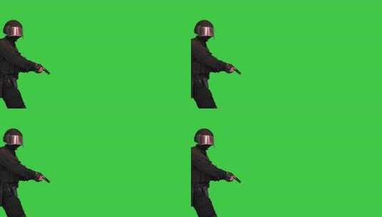 警察特警武装战士手持手枪在绿屏色度键上行高清在线视频素材下载