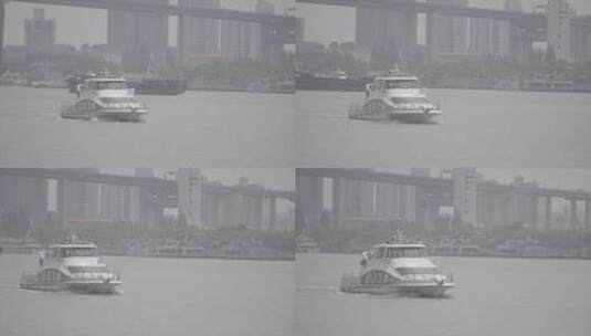上海货运船货轮黄浦江面渔人码头高清在线视频素材下载