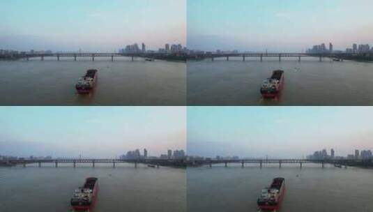 长江江景航行的水运交通物流货船高清在线视频素材下载