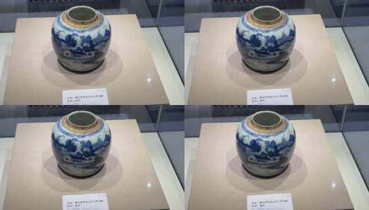 博物馆里展示的陶瓷青釉瓷器青花瓷高清在线视频素材下载