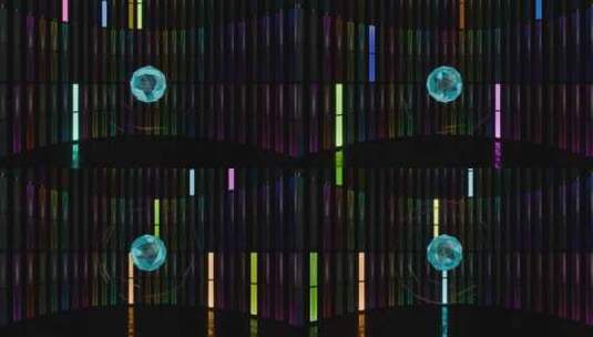 舞台上闪烁的霓虹灯球体被霓虹灯五彩VJ环高清在线视频素材下载
