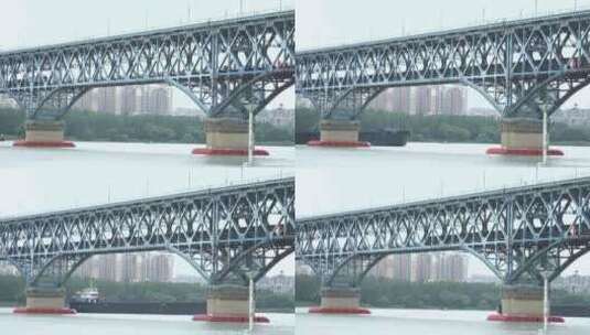 南京长江大桥和长江轮船高清在线视频素材下载