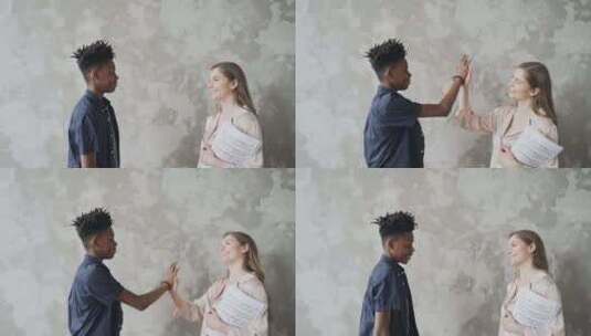 音乐导师表扬她的学生高清在线视频素材下载