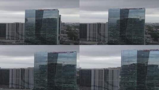 航拍早晨的城市办公楼高清在线视频素材下载