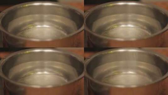 盐水清洗扇贝小红贝 (3)高清在线视频素材下载