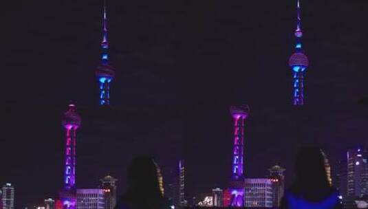 上海外滩楼顶东方明珠夜景高清在线视频素材下载