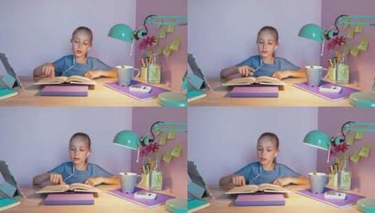 女孩戴着耳机在卧室里学习高清在线视频素材下载