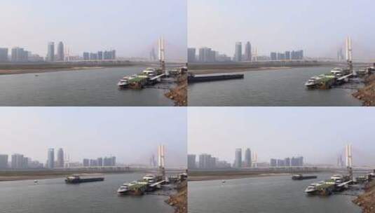 延时摄影航行在江西赣江上的货轮高清在线视频素材下载