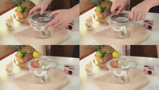 冰块果汁用搅拌机制作沙冰高清在线视频素材下载