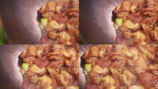 厨师炒制台湾美食三杯鸡 (13)高清在线视频素材下载