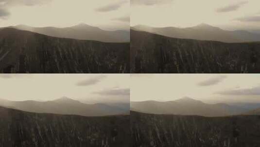 雾天中的山脉景观高清在线视频素材下载