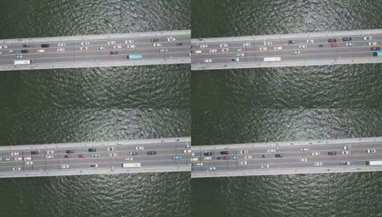 俯拍湖面桥梁车辆行驶橘子洲大桥高清在线视频素材下载