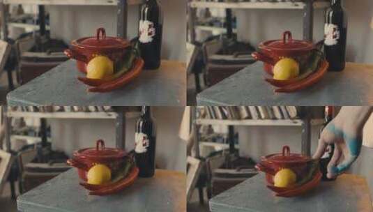 厨师摆放餐桌上的辣椒高清在线视频素材下载