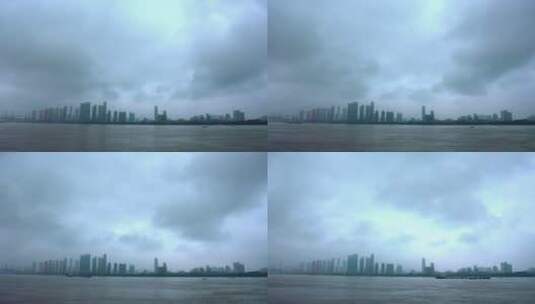 武汉江边城市大厦长江江面行船走云延时高清在线视频素材下载