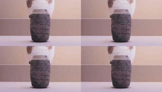 4K拍摄红山文化博物馆敛口筒形彩陶罐高清在线视频素材下载