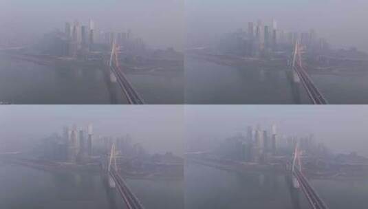 航拍晨雾中的重庆千厮门大桥高清在线视频素材下载