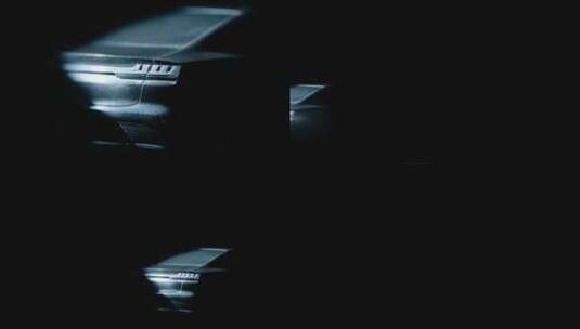黑色轿车 黑幕打光背景 后车窗前后摇 组镜高清在线视频素材下载
