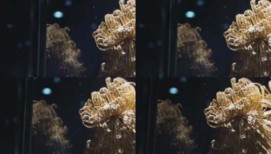 黄金菊花掐丝菊花镜摆件工艺品高清在线视频素材下载